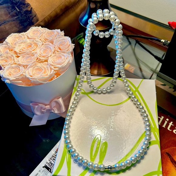 Pearl Necklace Wine Holder - Picture 1 of 12